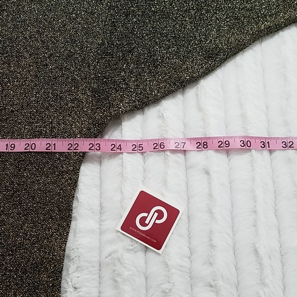 Gold crew neck sweater,dolman type sleeves•sz. lrg - Picture 6 of 8